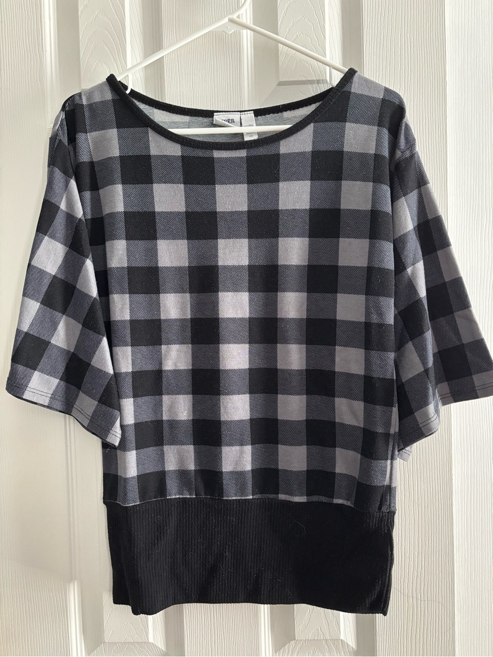 Gingham Short-Sleeve Knit Top - Black and Gray
